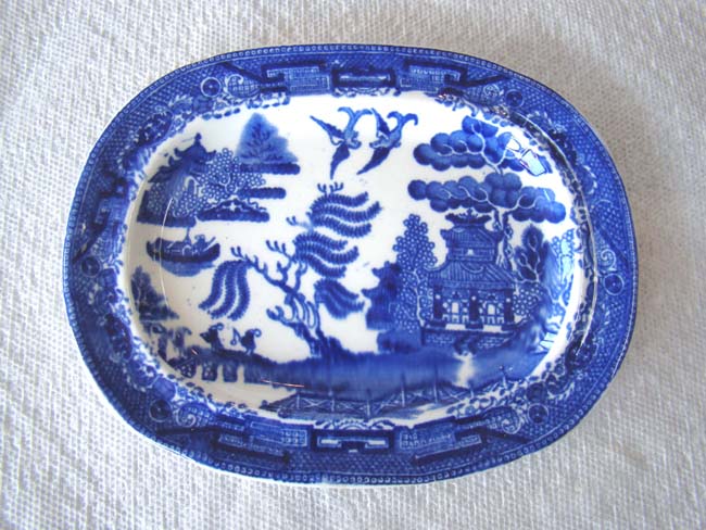 A charming small early 19th century Wedgewood Serving Platter measuring 6" by 5"